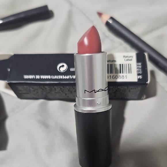 MAC Cosmetics Pink Lipstick and Pencil Duo - Picture 2 of 9